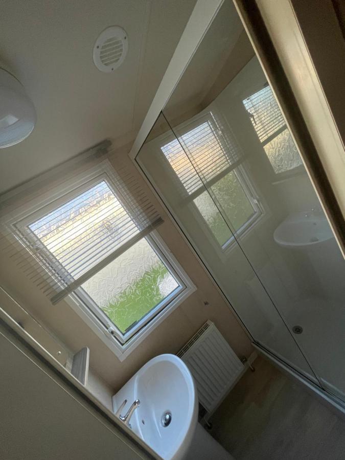 Delightful 6 Berth Holiday Home With Decking Area Chichester Bagian luar foto