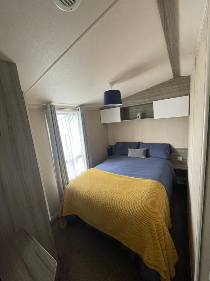 Delightful 6 Berth Holiday Home With Decking Area Chichester Bagian luar foto