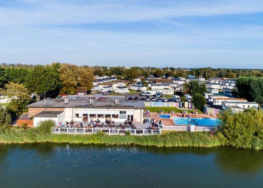 Delightful 6 Berth Holiday Home With Decking Area Chichester Bagian luar foto